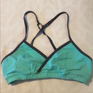 Cross back sports bra